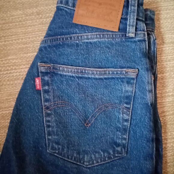 Levi's Ribcage - Picture 2 of 4